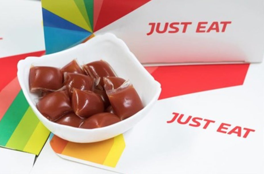 More companies are doing their bit to reduce our reliance on single-use #plastics! Now <a href="/JustEatUK/">Just Eat UK</a> are working with <a href="/OohoWater/">Ooho Water</a> to produce a range of seaweed sauce sachets! Take a look at this article from <a href="/RWWMagazine/">Recycling & Waste World Magazine</a> ow.ly/mlbZ30l8eQR #Hungry4growth #amazing #planet