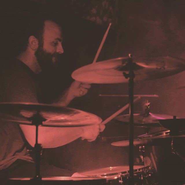 AmerMusicChan's tweet photo. Reposting @secondsflatband:
The elusive drummer Matt, captured in his natural habitat.
- 📷 @americanspacemonkey
.
.
.
.
#drums #drummer #punk #punkrock #hardcorepunk #livemusic #yvrbands #yvrpunk https://t.co/TtumeOSCH4