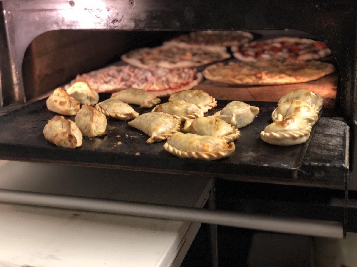 LPizzes's tweet photo. Bona tarda https://t.co/EURUNQIj6X