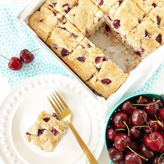 aprettylife's tweet photo. It's a Cherry Buttermilk Breakfast Cake kind of day! I made this delicious vanilla cake with fresh BC Cherries...and it's SO good! Cherries this time of year are THE BEST! [Sponsored]

Get the recipe 👉🍒
https://t.co/M8F5NRmDGJ
#LookforourLeaf #OkanaganGrown #BCTFCherries https://t.co/trsKENxzwx