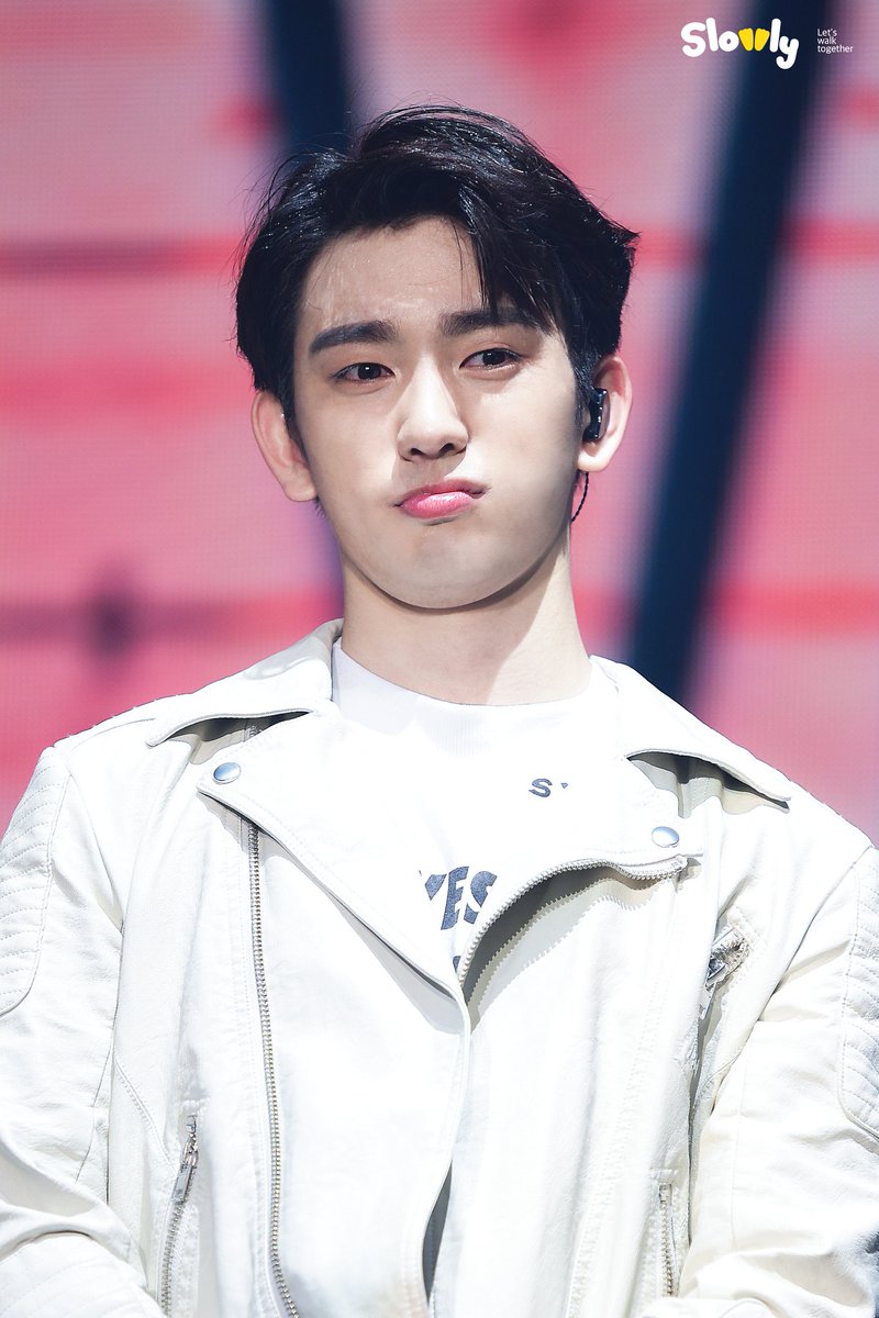 SLOWLY_JY's tweet photo. 180706 Eyes on you in LA
엘에이에서도 후잉이 ㅍ3ㅍ...ㄱㅇㅇㄱㅇㅇ😭😭😭
#GOT7 #갓세븐 #진영 #Jinyoung https://t.co/DUo9pg9YAb https://t.co/hIkip9xafq