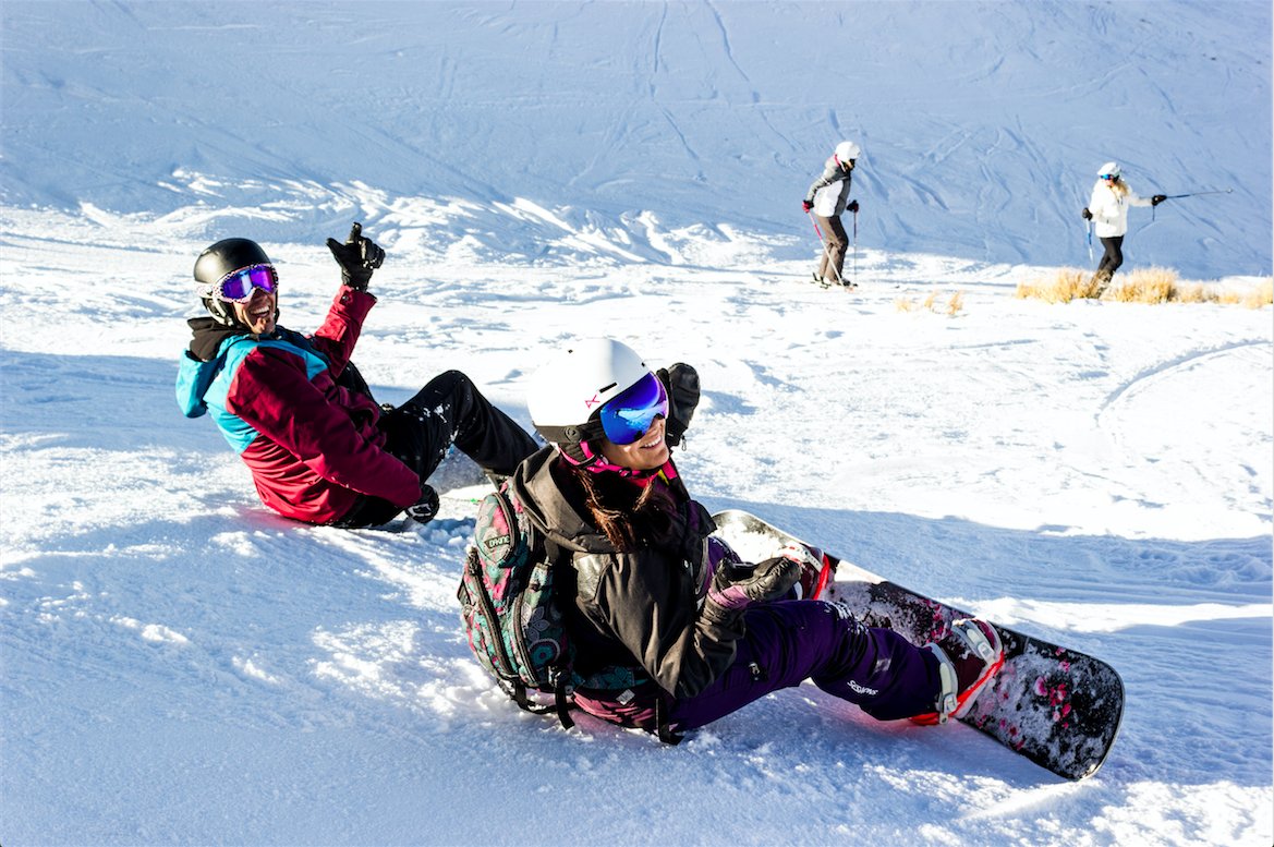 Chilling on the slopes because it is a beautiful day! ☀😄 #nzsnowtours