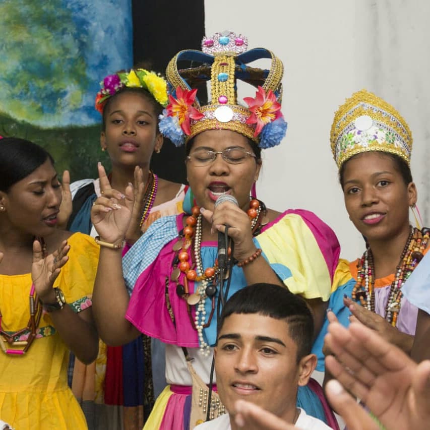 ColonAlcaldia's tweet photo. En la celebración de la Fundación del Distrito de Santa Isabel y el Pacto Afrodescendiente de los cinco Alcaldes de Colón, se formalizó el acuerdo de coperación con la Quality Leadership University para otorgar becas completas en licenciaturas para jóvenes  colonenses. https://t.co/4at9eS24Ke