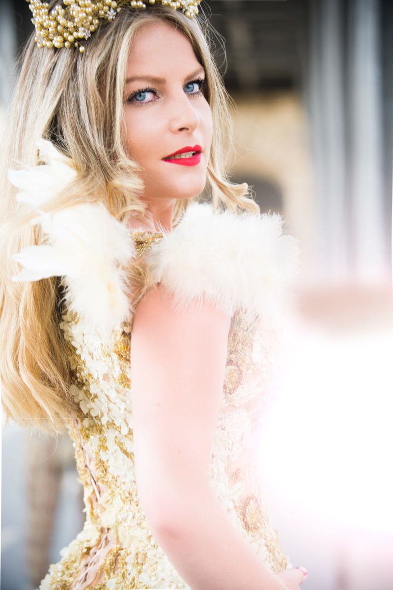 AndSoftbox's tweet image. Photoshoot portraits at Paris