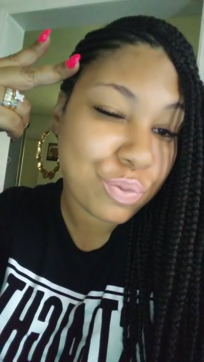 canaryyellow25's tweet image. Thursday #nothrowback #OTGRIND #marathoncontinues hey yall 😉