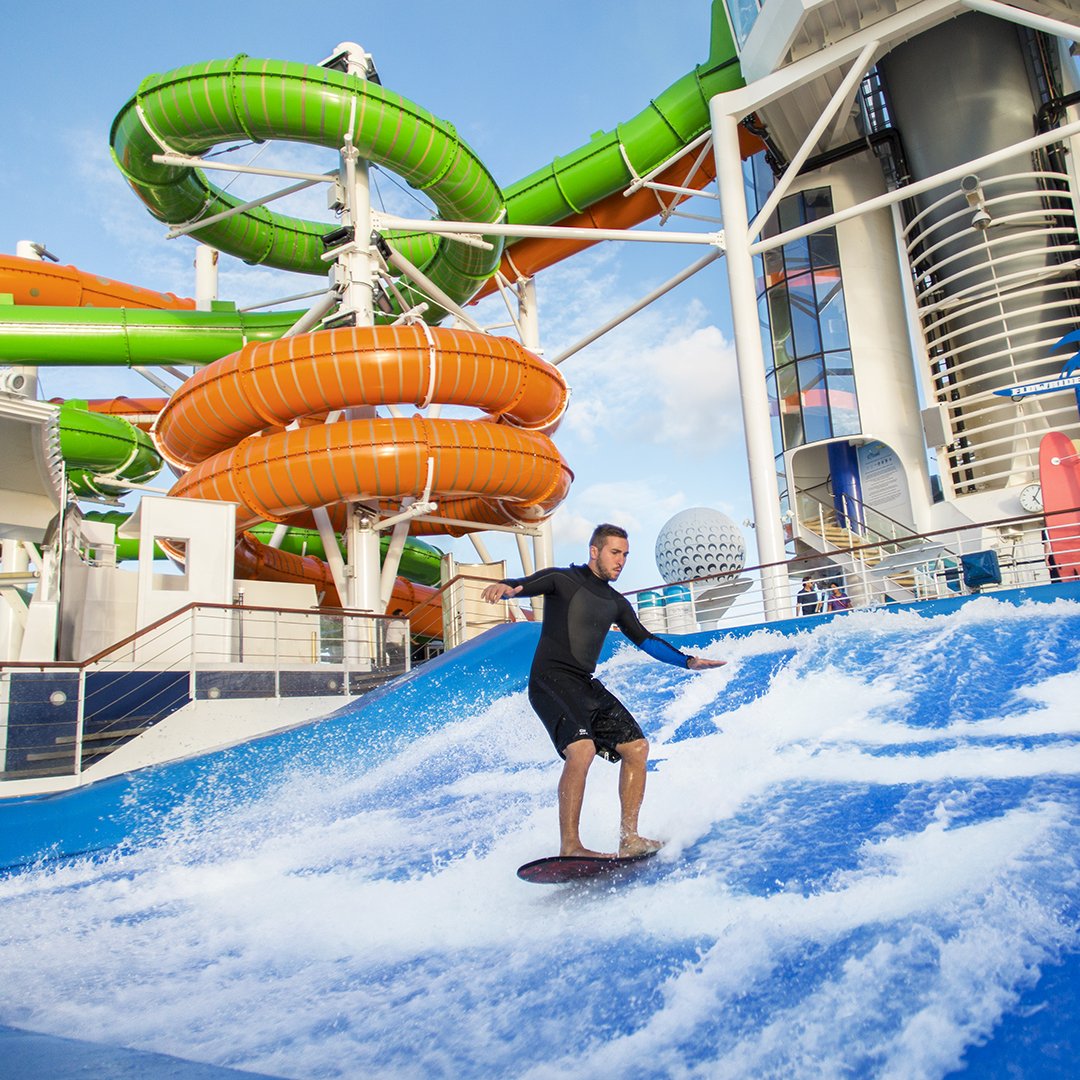 RCI_Chile's tweet photo. A bordo de #RoyalCaribbean cada día vivirás una experiencia diferente que te sorprenderá. ¡Tus mejores vacaciones comienzan aquí! >> https://t.co/l2tzpvVg5A https://t.co/okO2pMssvS