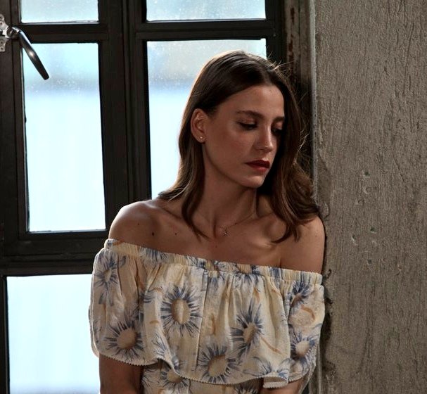 SerenaysLatam's tweet photo. Fotos Promocionales #Fi10 👌😎😊
#SerenaySarikaya #ozanGuven #mehmetGunsur https://t.co/QdsZHp3aCO