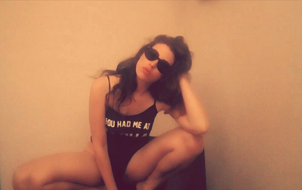 AlessiaMv's tweet photo. SUMMERTIME https://t.co/Zg3AivfU6U