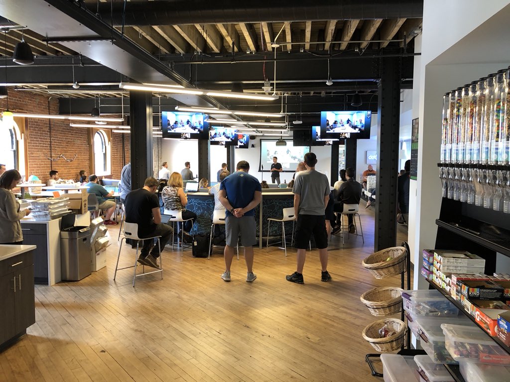 AlexDAllison's tweet photo. All company FYI meeting w/ @GAustinAllison & @dotloopDJ talking consumer experience, continued growth and the future of @dotloop + the real estate industry at large (including a local Cincy lunch favorite, @Skyline_Chili) #turnonthelights #movefastthinkbig #zglife https://t.co/xgWQ5kbsxp