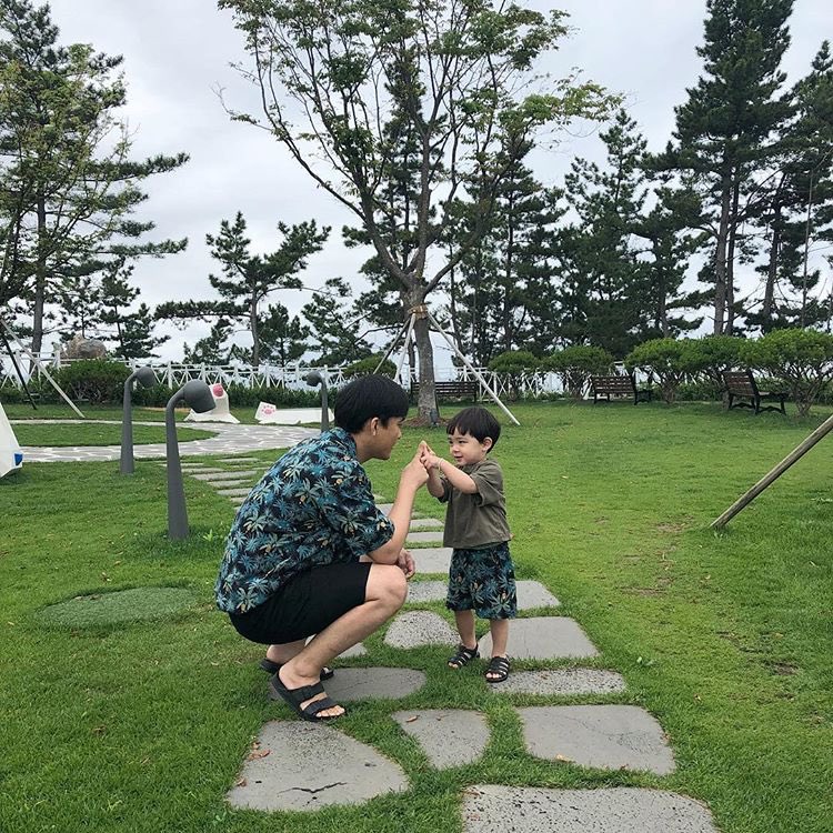 astrwId's tweet photo. 傑作
    ι wιsh ι could spend every sιngle moment wιth you, lιttle man. 爸爸愛你. https://t.co/hjgbpV2QPZ