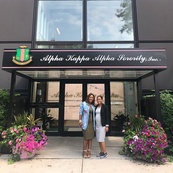 AKA_TBO's tweet photo. When TBΞ© members happen to be in the same city, what better place to have a sister meet-up than at @akasorority1908 Corporate HQ & the home of @BarackObama? Looking pretty, Dorothy & @MistyLA
#TBOGoesToChitown #SororsInTheCity #CorpHQ #AKA1908 #AKAFWR #TauBetaOmega #TBO #TBΞ© https://t.co/pNhH52nmsc