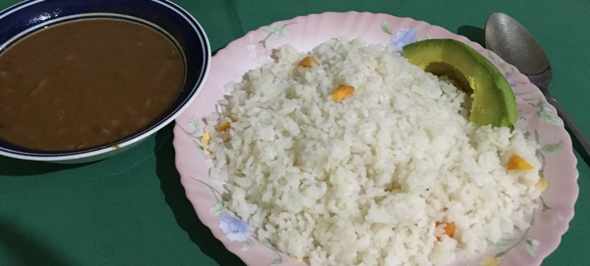 Sensiego's tweet photo. #foodporn #ugandastyle https://t.co/yDBBd6ELI3
