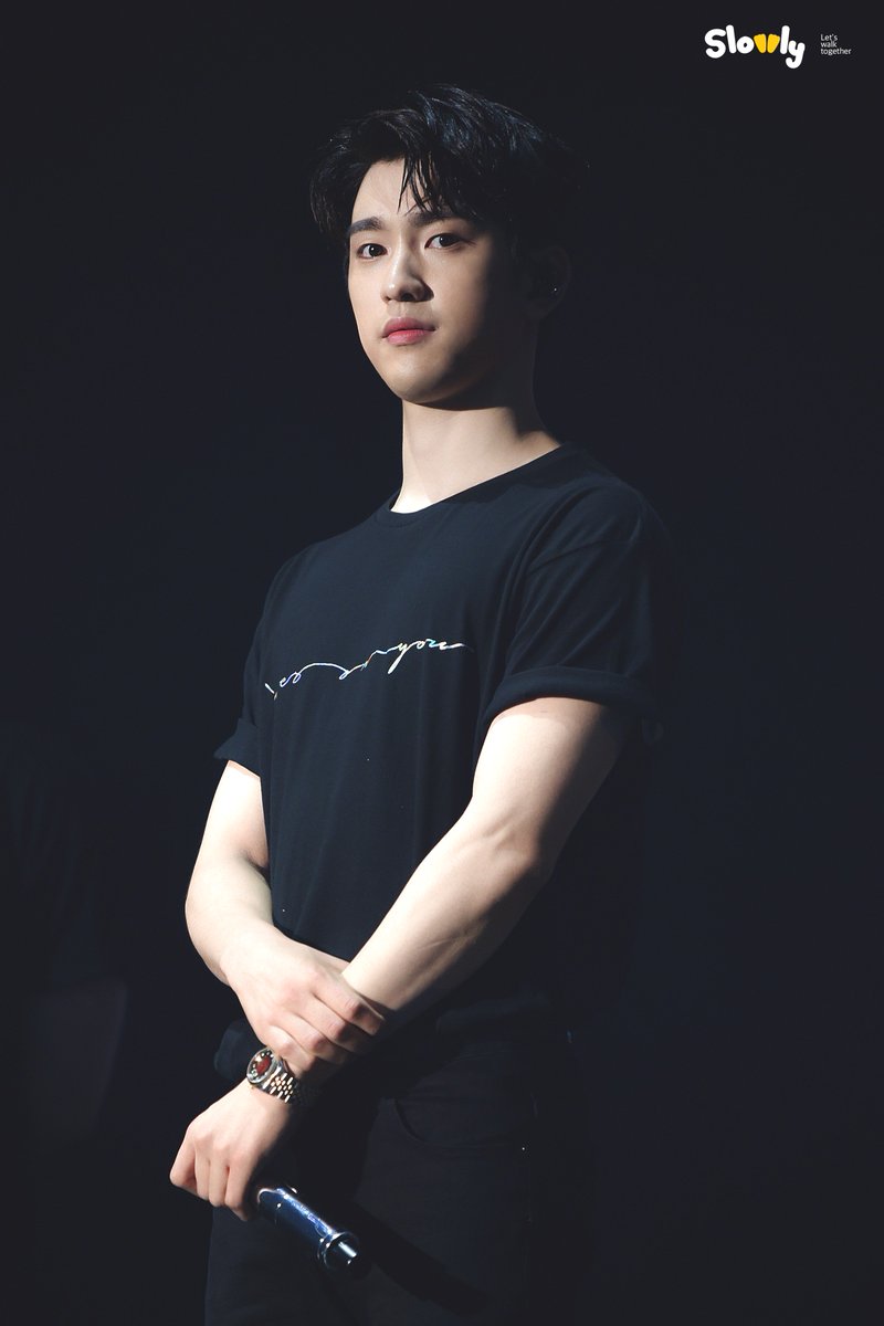 SLOWLY_JY's tweet photo. 180706 Eyes on you in LA
우로빠 넘 잘생겨서 우럭..ㅠㅠ...우럭우럭...
#GOT7 #갓세븐 #진영 #Jinyoung https://t.co/0FSvd8AXtu