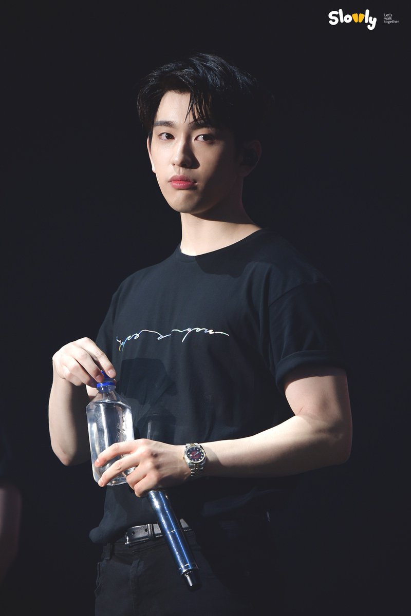 SLOWLY_JY's tweet photo. 180706 Eyes on you in LA
우로빠 넘 잘생겨서 우럭..ㅠㅠ...우럭우럭...
#GOT7 #갓세븐 #진영 #Jinyoung https://t.co/0FSvd8AXtu