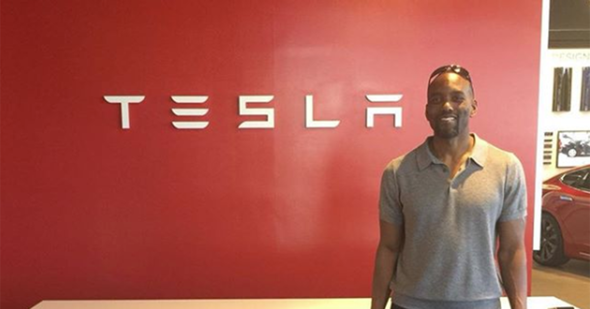 NDBusiness's tweet image. 82 companies. 20 states. 6 countries. @Tesla, @Walmart, @BofA_News and more. On #NationalInternDay, we want to recognize all the hard-working @nd_mba interns spread out all over the world. Find a @NotreDame intern near you --&amp;gt; ntrda.me/2uNl82P. #GoIrish ☘️