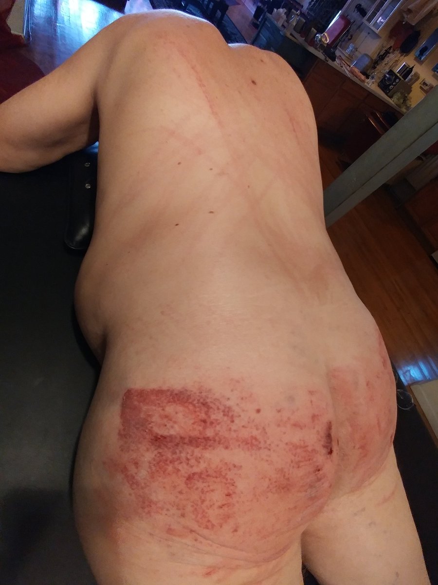 chicagomistress's tweet photo. My leatherbutt making good progress on taking my whip #singletails #caning #chicagodomme https://t.co/K83RTwl3gJ