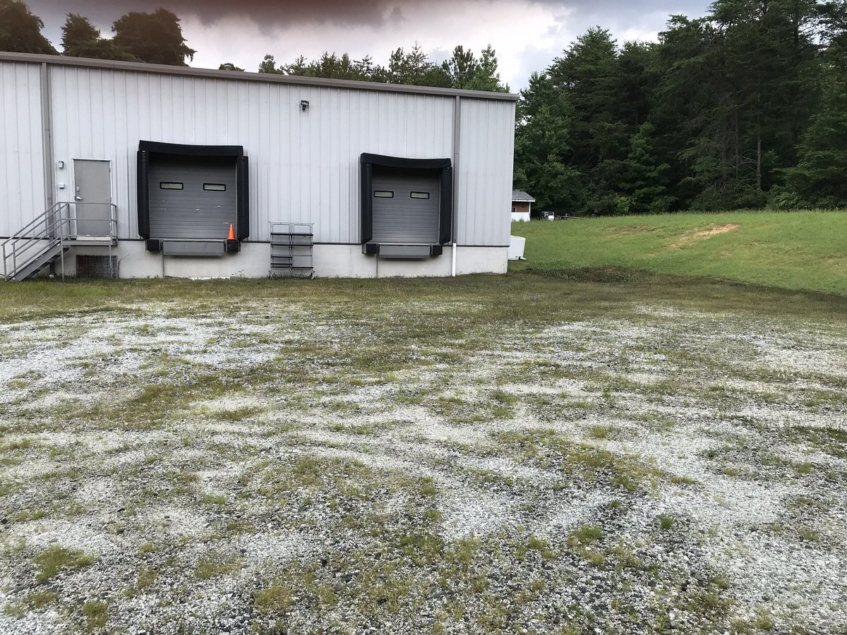 DomadeInc's tweet photo. #Domade #Vegetation #Control does its job for the entire season!  Check out these before and after photos of our customers parking lot!  Go to https://t.co/g6uHg5ZF85 to get 25% off our Domade Vegetation Control!  #industrialsupply #convenientsolutions #itjustworks https://t.co/AeJnPyqt6D