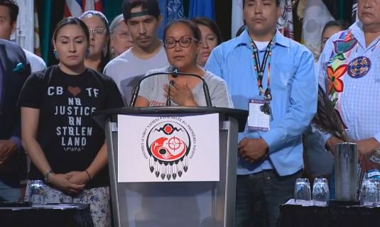 MBlackburn21's tweet photo. "Time does not heal... I hurt everyday," says Debbie Baptiste, mother of Colten Boushie. "I am speaking and I will not stop speaking and they will not shut me up. My boy... was a good boy."
#ColtenBoushie https://t.co/8ghn7PobHR