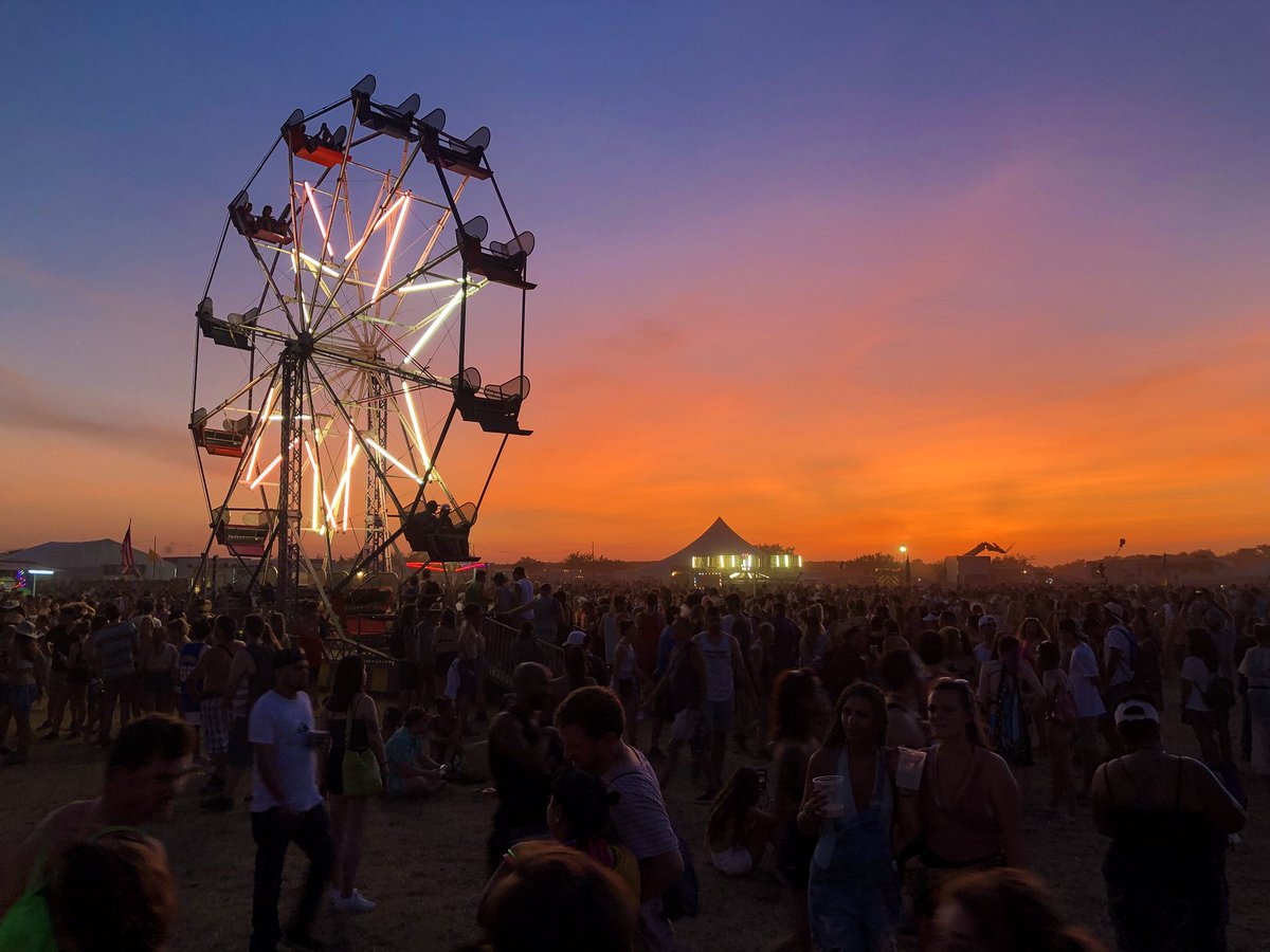 Jas0nAndrews's tweet photo. Shooting @floatfest was pretty awesome this past weekend. Great to work with @charliewalkercreative and @cascadeblonde to capture footage from the entire weekend #floatfest #floatfest2018 #cascadeblonde #festivalseason #sunset https://t.co/zJJcl7UiOp