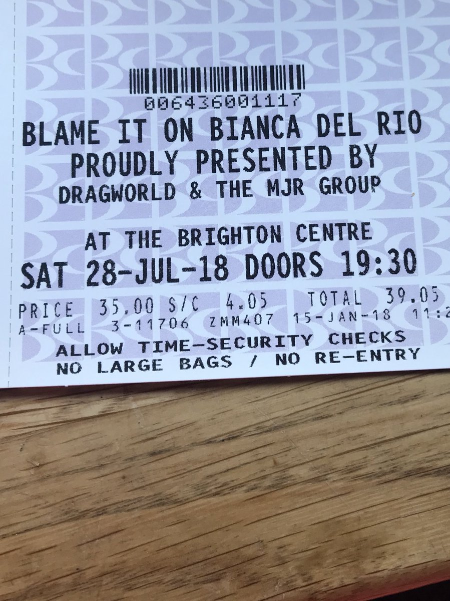 samantha_177's tweet photo. Cannot fucking wait for Saturday!! @roxyke @TheBiancaDelRio #BlameitonBianca #nottodaysatan #needhelppacking https://t.co/p1KkfaXsD8