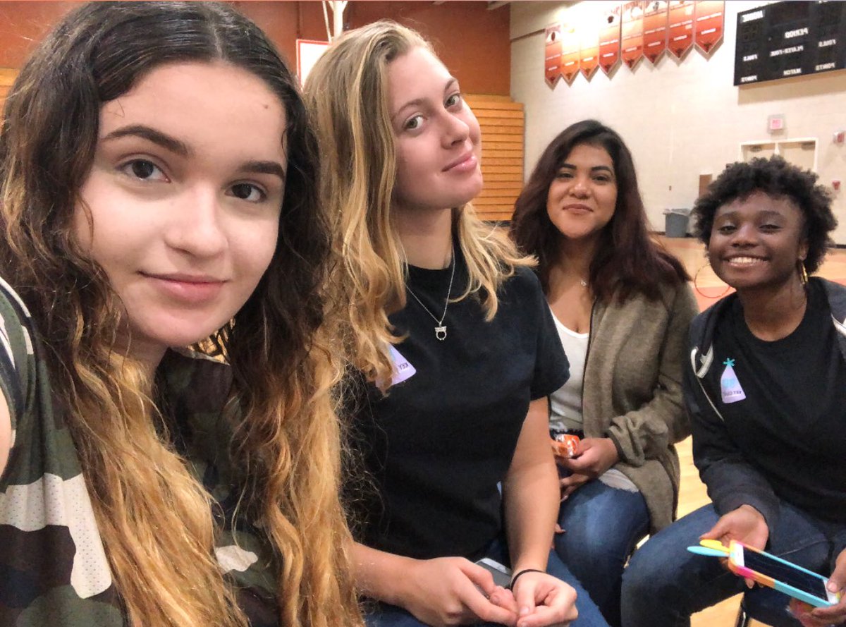 LennardKeyClub's tweet photo. We recruited incoming freshman at Lennard’s freshman orientation! 🔑🐂🧡 https://t.co/l5dtNJEE7x