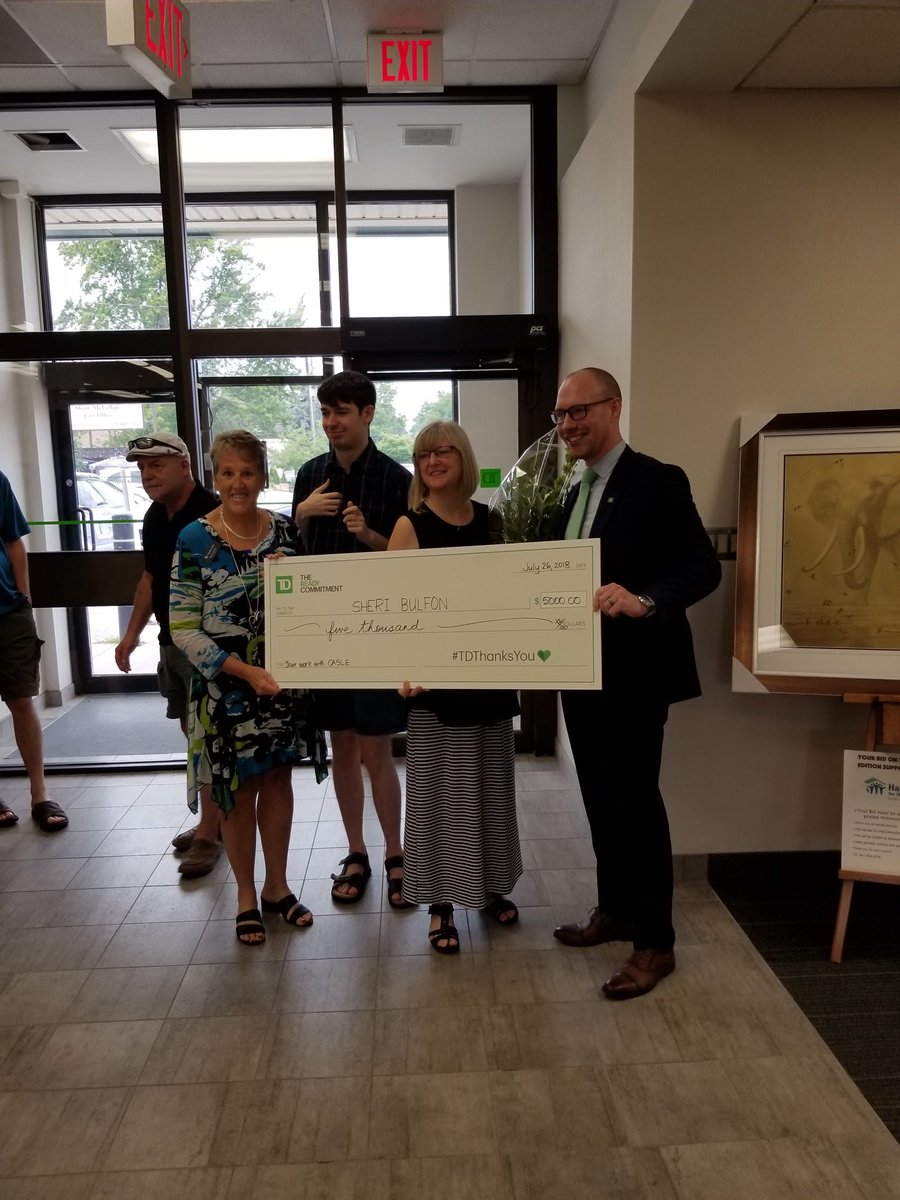 TD Collingwood gives back to a local hero #GivingBack #Casle #TDThanksYou #ReadyCommitment ⁦@AndrewP_TD⁩ ⁦@TaraLynnH_TD⁩ ⁦@ShaunB_TD⁩ http://caslecontinued learning.ca