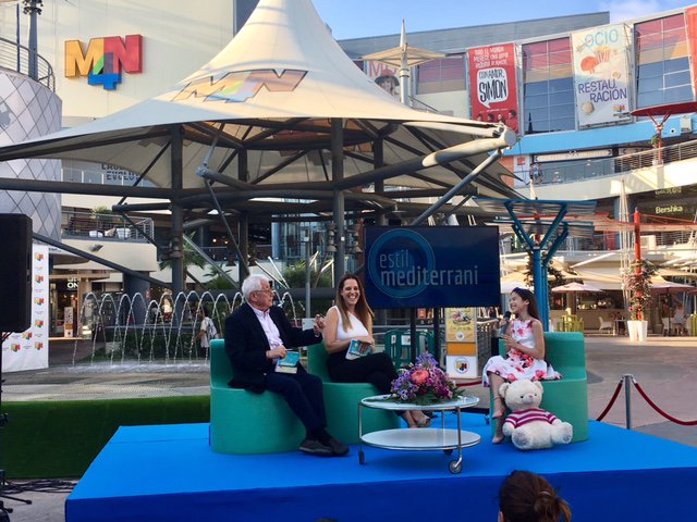 ¡Fantástica actuación de <a href="/melanilavoz/">noelia gaspart</a>! :D Seguimos en <a href="/EstilMed/">EstilMediterrani</a> en @TV_Mediterraneo.  #EstilMN4 #valencia