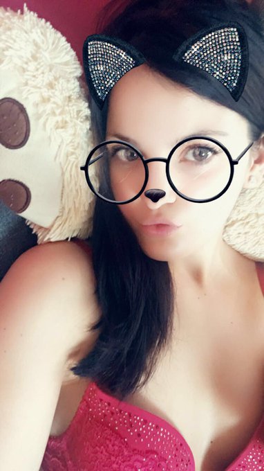 Hello guys 💋 https://t.co/DY315opcRn