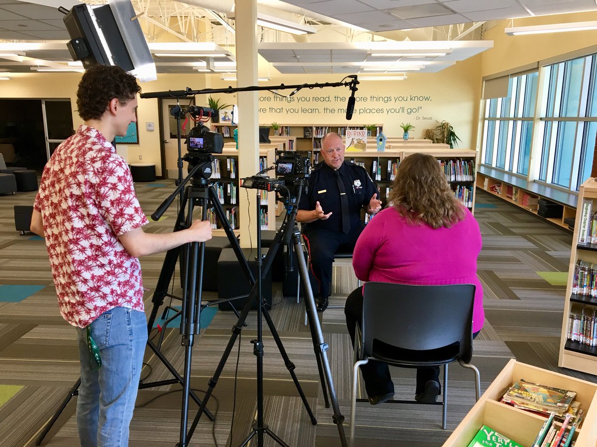 evanbrayshow's tweet photo. Quick stop at a beautiful school library to discuss the importance of school attendance in a video message. @UnitedWayRegina reminding us that #attendancematters! #dontmissaday #attendtoday #success #workingtogether https://t.co/ixxb6cyFHd