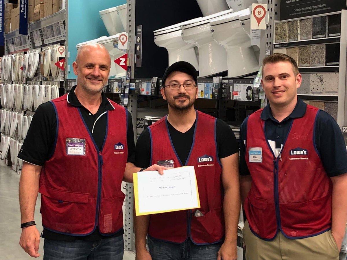 LowesCareers's tweet photo. At Lowes, we’re dedicated to the development of our employees. Today, our stores nationwide will participate in a Day of Development, a program designed to provide resources &amp; training for the professional growth of our staff. Visit https://t.co/AYLMmwrdgd to join us! #LowesLife https://t.co/lm07bHY93J