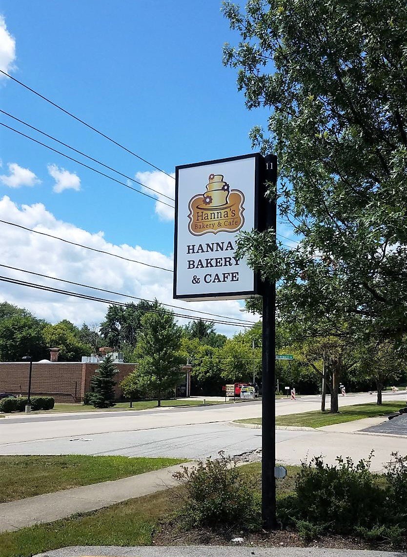 ApexSignGraphic's tweet photo. Illuminated cabinet sign with a distinctive logo is a great choice for restaurants. Get noticed by your customers day and night!
#LitPoleSign #LitCabinetSign #RoselleIL
#APEXSIGNSANDGRAPHICS.COM & https://t.co/ifrImJo6nO https://t.co/4naZw9nZCX