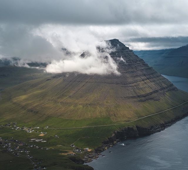 papedo's tweet photo. #slattarantindur #view #peak #funningur #patrickpapesch #fujixh1 #fujifilm #fujifilm_xseries #landscape #landschaft #faroeislands #visitfaroeislands #färöer #hiking #mountain #ocean #clouds #highestpeak #slættaratindur_880meter #wandern https://t.co/Cb3g6wrwcj https://t.co/cBZRgXoq3R