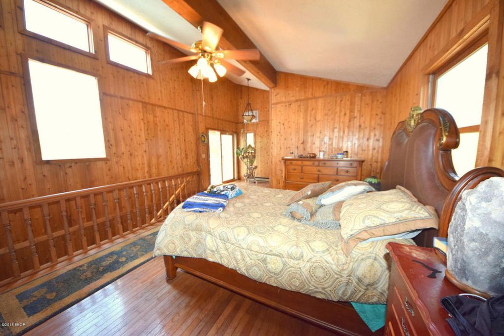 PropertyTLC's tweet photo. Spectacular home at 1628 Clark Trail in Herrin IL
4/5 bedrooms, 2 1/2 baths, and 3 acres on the corner of Stotlar and Bandyville Rd.
The home is large, full of personality, and waiting for you to call it home!
#PropertyWithTLC | Managing Broker | Teresa Camarato | 618-988-1739 https://t.co/XNjs8LTAJM