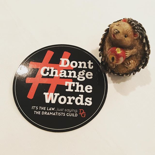 mel_leilani's tweet image. Just a friendly reminder from the Dramatists Guild. And Fritz. #DontChangeTheWords #DGconf #playwrightlife #viewfromahedgie ift.tt/2mKqVl5