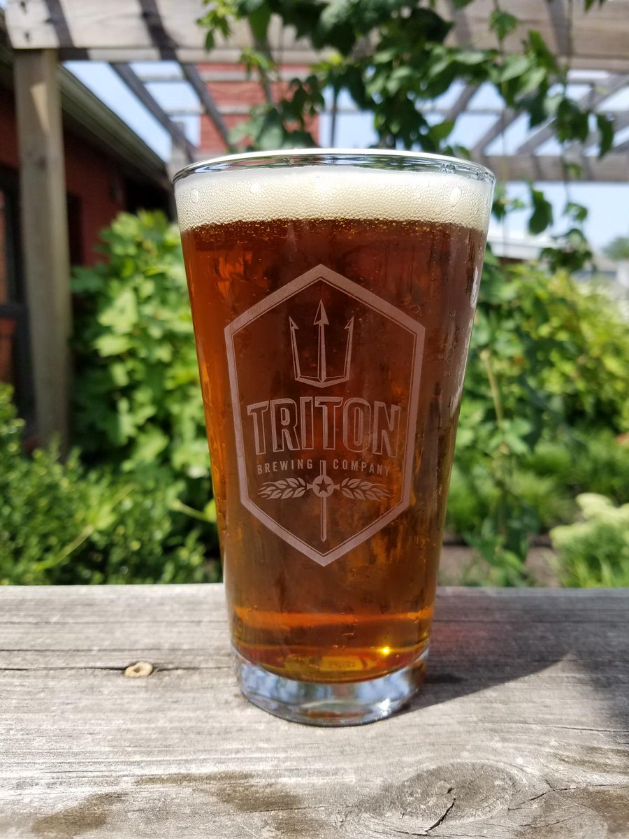 TritonBrewing's tweet photo. It's #RailSplitterIPA's #Birthday at @TritonBrewing! First brewed this date, 2010 as a test batch! Join us for $2 off #growler #refills and $1 off #4packs & #6packs of our #flagshipIPA to go, 3-10pm! Bistro until 9pm! https://t.co/kXPLNHnafU
