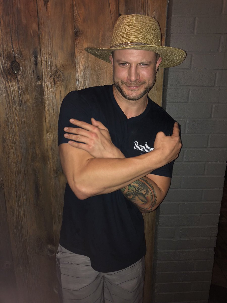skylerrtree's tweet photo. bc I’m drunk in an airport and look how cute my drunken beau is 😍 https://t.co/qfH1Pbdf6k
