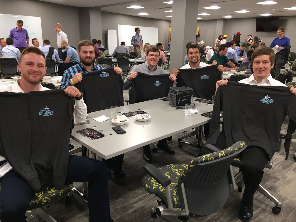 daniharmon8's tweet photo. Our way of saying โthanksโ to all our interns...a scavenger hunt and an ice cream social! #NationalInternDay #LifeAtKoch #InternAtKoch https://t.co/gSstG9O2In