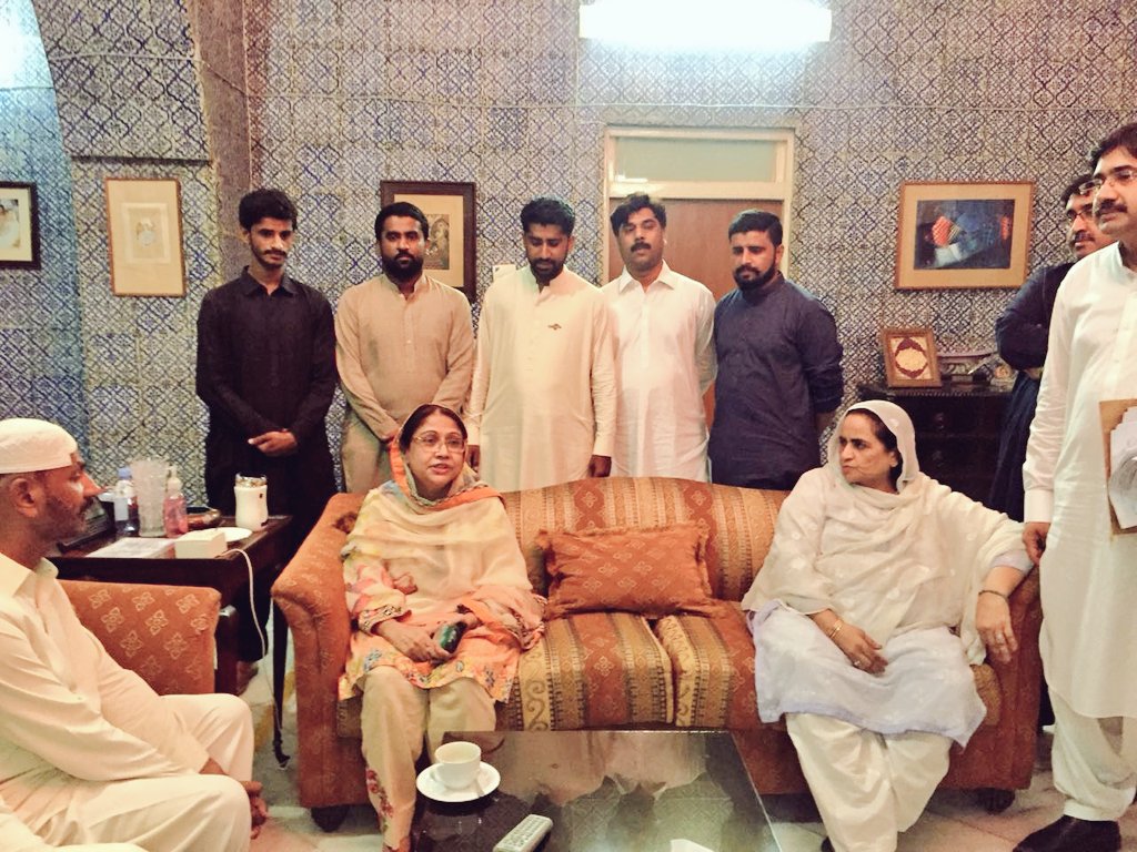 MFahadLashari's tweet image. congratulated to Honorable Adi @FaryalTalpurPk Sahiba at Bhutto House Naudero, for huge historical Victory from #PS10, Ratodero.
#TeerChalGaya
#JeayBhutto