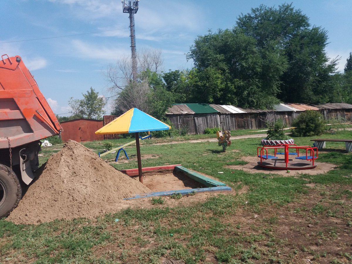 завоз песка на детские площадки