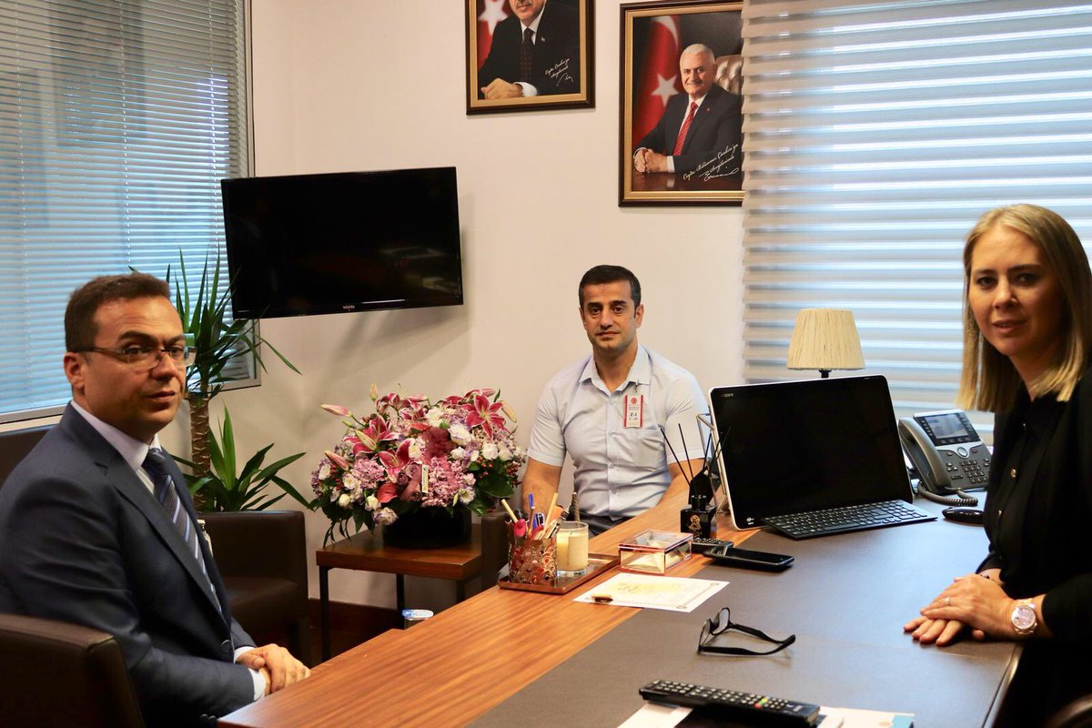 Tarım Bakanlığı Kırsal Kalkınma Daire Başkanı Ali ELÇİN ve Mardin İl Tarım Gıda ve Hayvancılık Müdürü Özkan ÖNEN hayırlı olsun ziyaretinde bulundu. Nazik ziyaretleri için kendilerine teşekkür ediyorum.