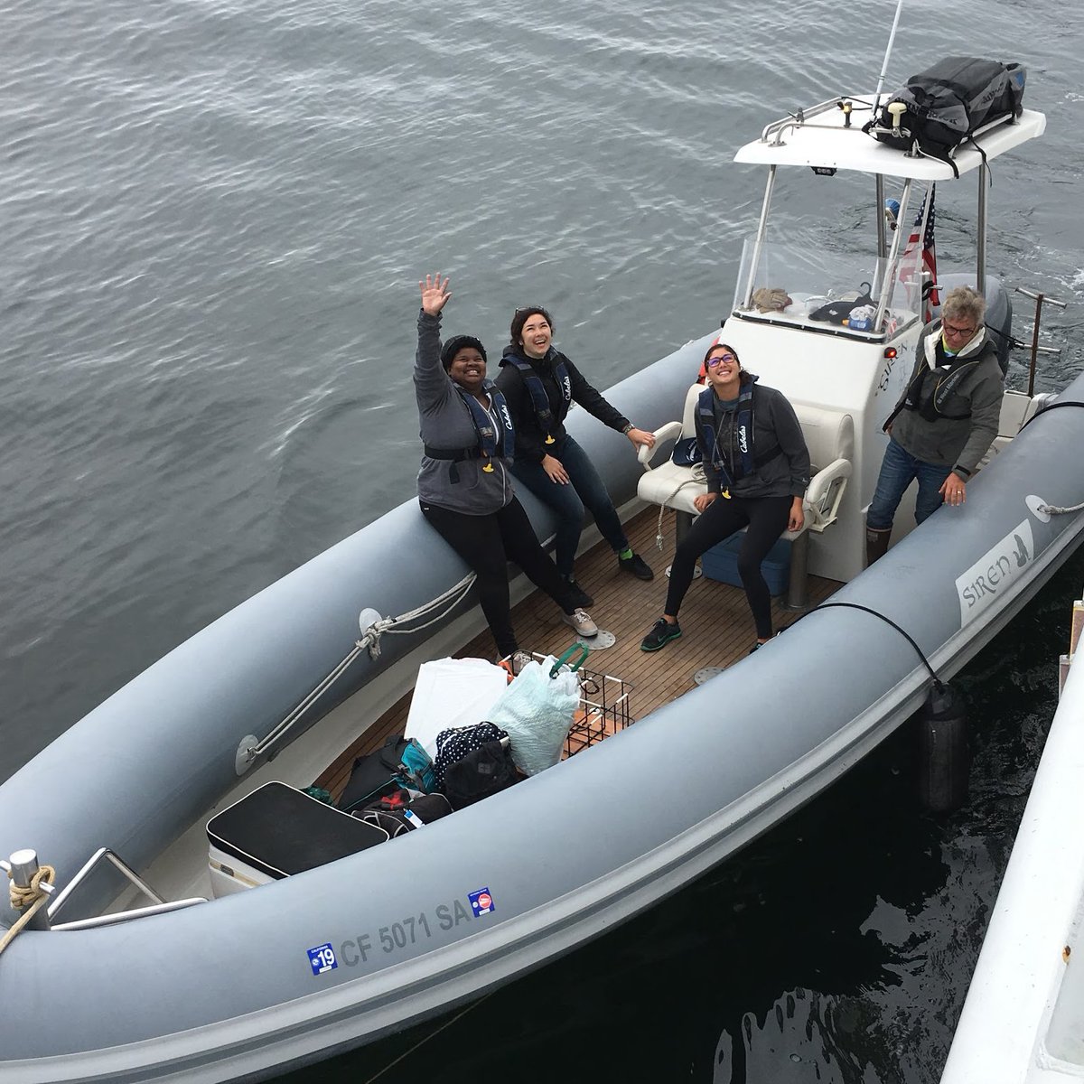 NOAAeducation's tweet photo. DYK #NOAAScholars have devoted over 43,000 hours to research, management, outreach, and education projects? Learn more about our interns &amp; their exciting summer projects. #NationalInternDay 
https://t.co/FmKuSCkYMS https://t.co/fNeRSVUT4o