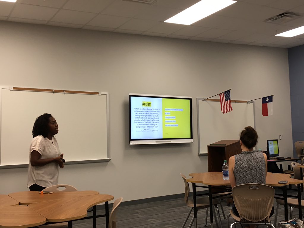 SSchwartzelKaty's tweet photo. @MrsKgarcia1 sharing her best info and tips at #InclusionToolkit!#KatySPED https://t.co/TgvwPmpPem