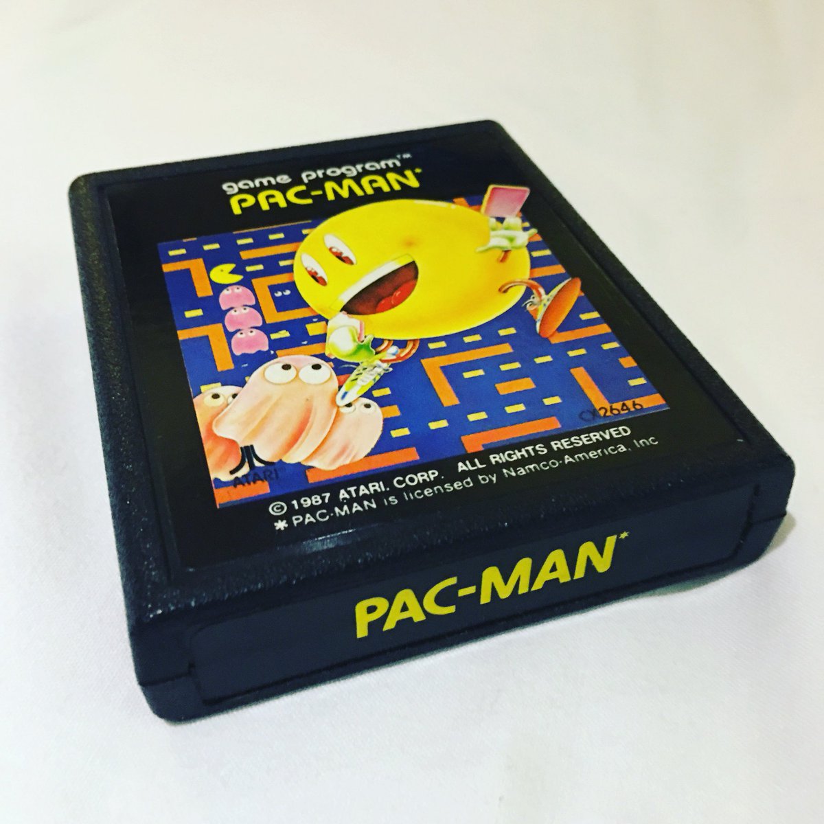 Sunnyvalegames's tweet photo. Atari Corp Pac-Man with control info omitted. Note the font on the end label is also different #atari #atarivcs #atari2600 #retrogames https://t.co/8aBZvrK0bW