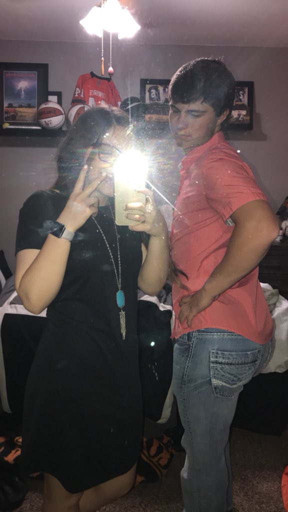 KatC73's tweet photo. happy 18th to my bestest friend!! thankful for you &amp; all our crazy dysfunctional pics 💗 https://t.co/yLouskGXrY