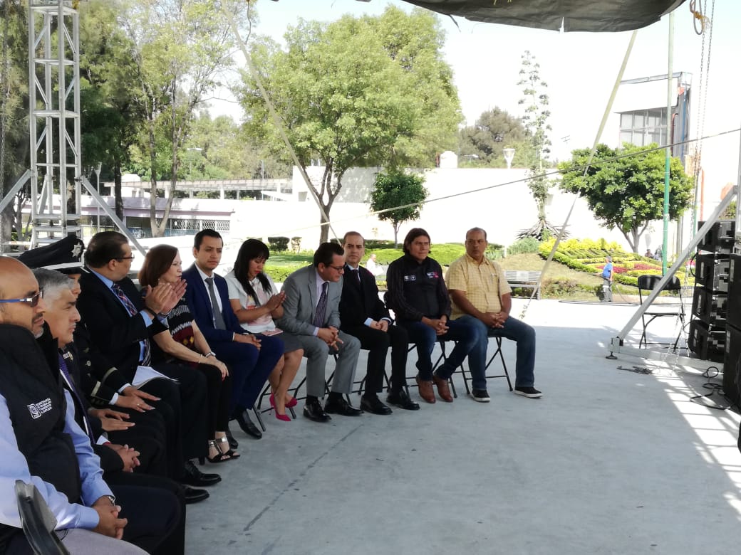 EloyRodrguez6's tweet photo. En la Feria de Servicios Interinstitucionales por el "Dia Internacional Contra el uso Indebido y Trafico Ilicito de Drogas" en la explanada de la @Iztacalco_Dele con @iapa_cdmx @InmujeresCDMX @S_SaludCDMX @COMUNAIZT @InjuveCDMX @P_Prepa_Si @ANYGATOS https://t.co/BxyqgIuUgl