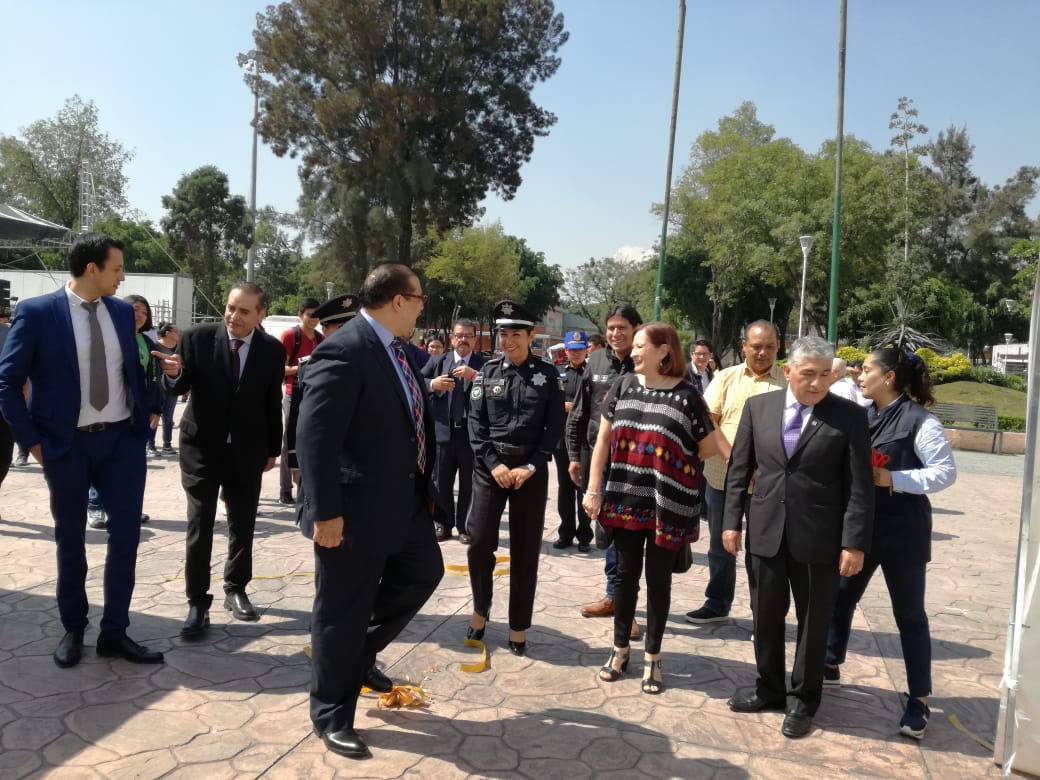 EloyRodrguez6's tweet photo. En la Feria de Servicios Interinstitucionales por el "Dia Internacional Contra el uso Indebido y Trafico Ilicito de Drogas" en la explanada de la @Iztacalco_Dele con @iapa_cdmx @InmujeresCDMX @S_SaludCDMX @COMUNAIZT @InjuveCDMX @P_Prepa_Si @ANYGATOS https://t.co/BxyqgIuUgl
