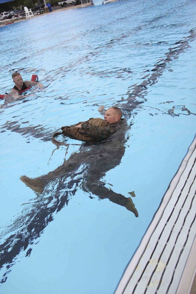 CMC_MarineCorps's tweet photo. Swim qual ✅ https://t.co/44ncgz4Ade