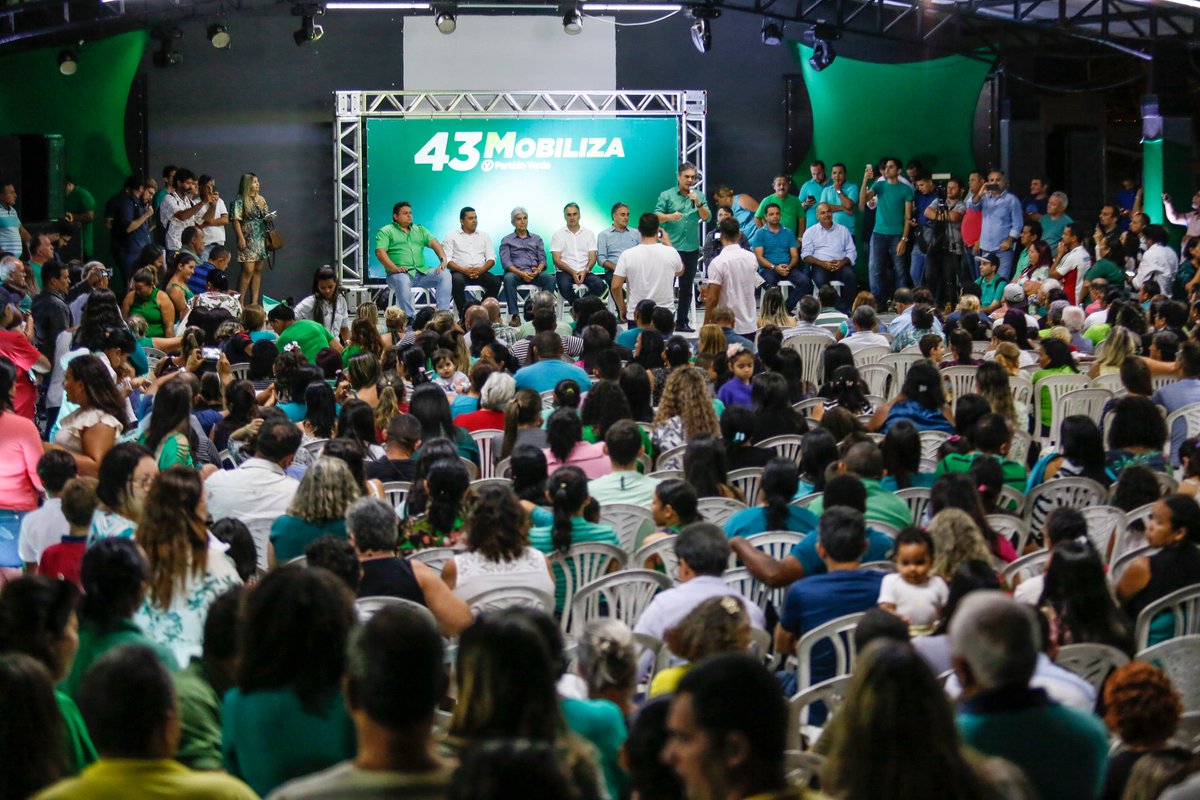 E como disse na plenária, não somos da guerra, que destrói, somos da luta de todos os dias. Somos da luta pelo direito à saúde, à educação, à moradia. 

Obrigado, Valentina!