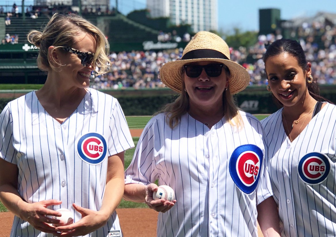 TSchillingFS's tweet photo. Added another GREAT batch of pics of @TaySchilling, @TheKateMulgrew &amp; @SheIsDash at #WrigleyField. Thanks for sharing @cubs! #OITNB https://t.co/RaDivW5NAW https://t.co/7Q9Ls3tKIE