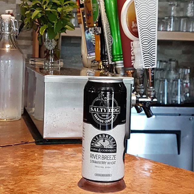 We are EXCITED to introduce this summer beer to our lineup. Made with real strawberry juice, this is our Strawberry Wheat Ale. Thanks to RiverBreeze CornMaze for their delicious berries topping each pint! Available in cans at the retail shop and on tap a… ift.tt/2LOuJgd